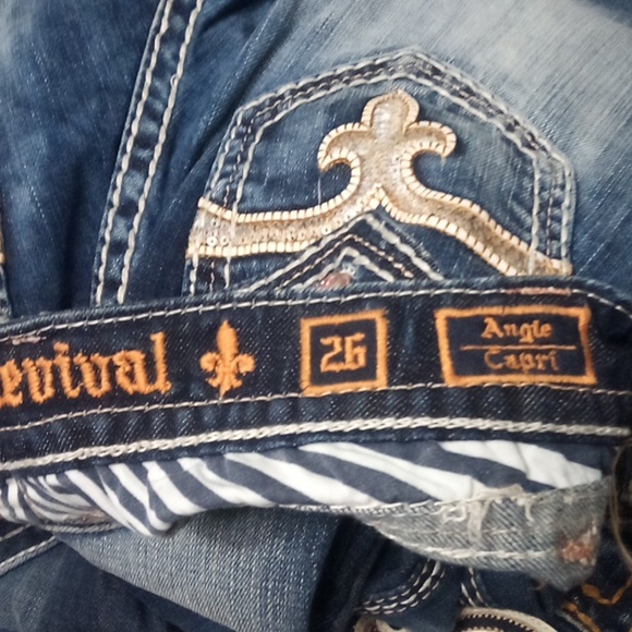 Rock Revival Women's 26 Capri Angie Embellished Shimmer Distressed NWT - Picture 10 of 11